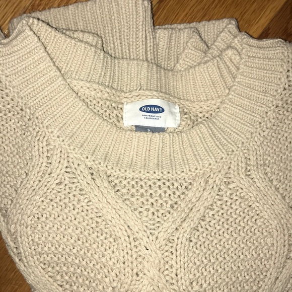 Old Navy Sweaters - Cuddly Old Navy Sweater